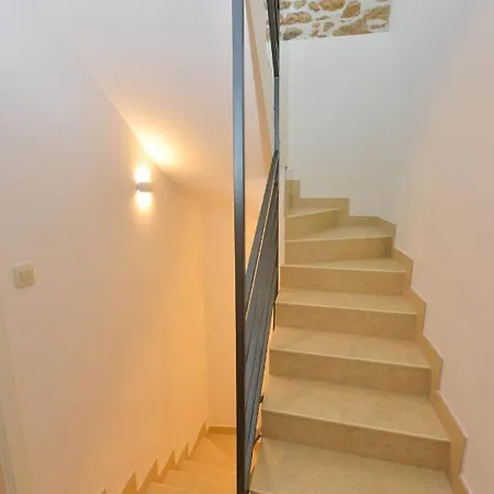 New Homes Ruzmarin Ferienhaus *